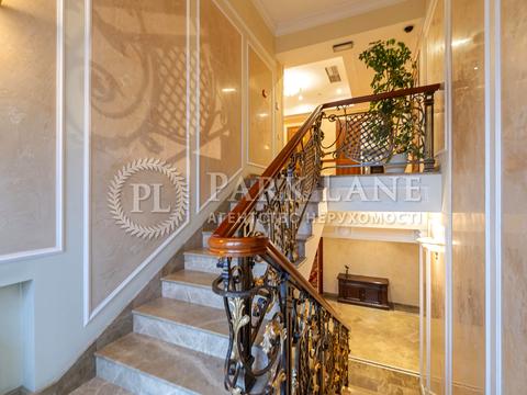 комерційна за адресою Володимирська вул., 49-Б