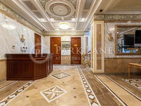 комерційна за адресою Володимирська вул., 49-Б