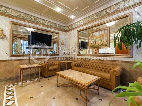 комерційна за адресою Володимирська вул., 49-Б