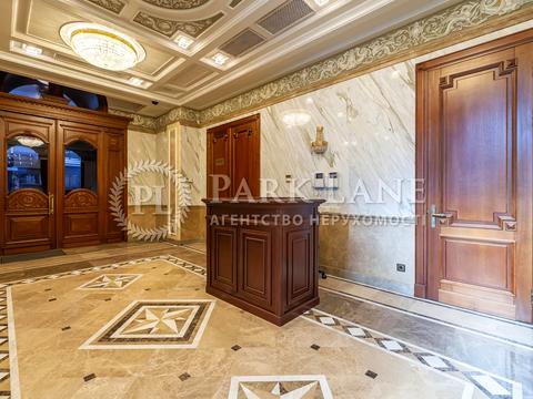 комерційна за адресою Володимирська вул., 49-Б