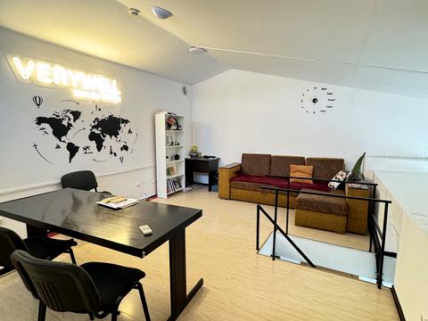 комерційна за адресою Горького, 8