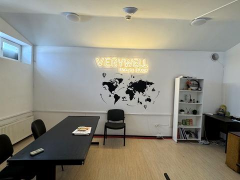 комерційна за адресою Горького, 8