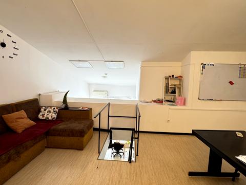 комерційна за адресою Горького, 8