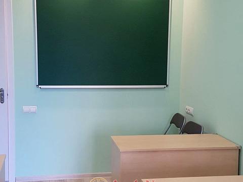 комерційна за адресою Владислава Бувалкіна вул., 56