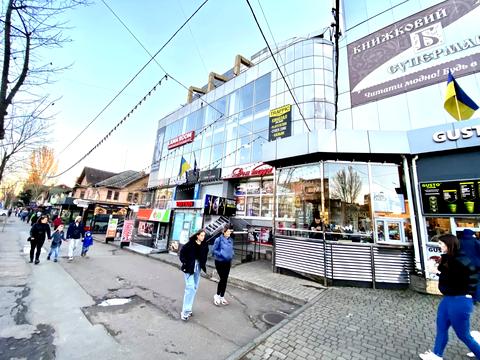 комерційна за адресою Горького, 8