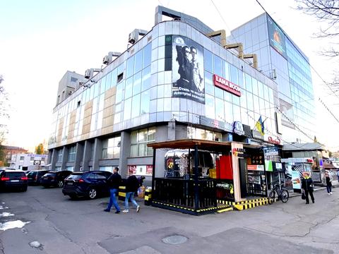 комерційна за адресою Горького, 8