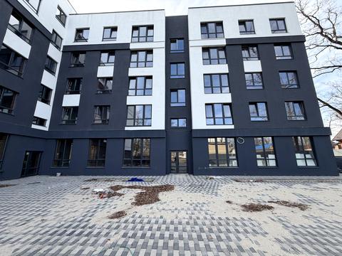 комерційна за адресою Северинівська вул. (Жовтнева), 131