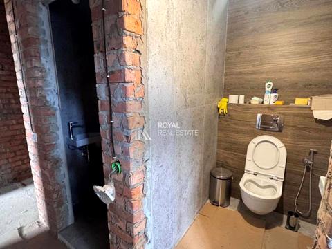 коммерческая по адресу Зоряна, 1