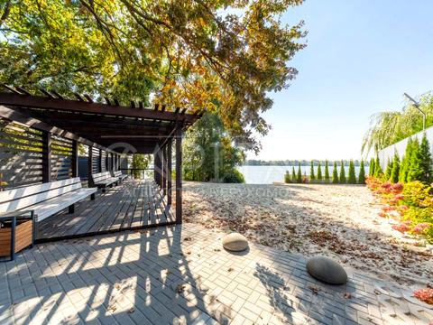 будинок за адресою Осіння, 2