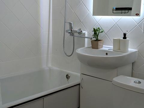 квартира за адресою Дніпровська набережна вул., 9-А