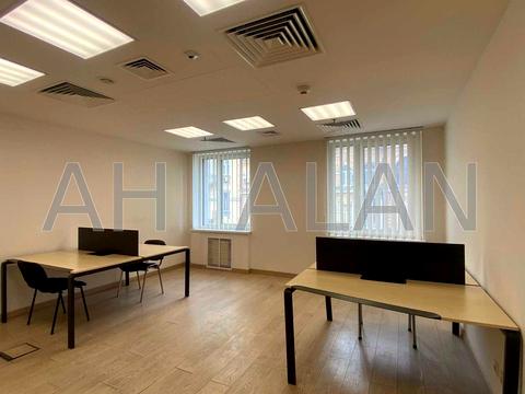 комерційна за адресою Володимирська вул., 12