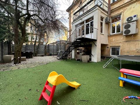 будинок за адресою Львів, Кирила і Мефодія вул., 25