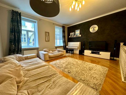 будинок за адресою Львів, Кирила і Мефодія вул., 25