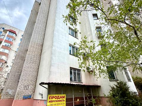комерційна за адресою Леваневців вул., 10