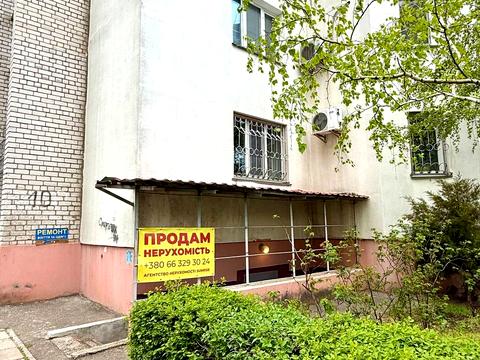 комерційна за адресою Леваневців вул., 10