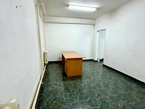 комерційна за адресою Леваневців вул., 10