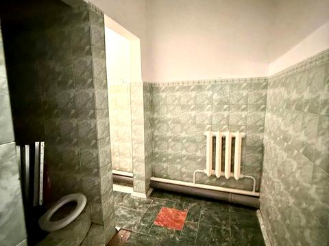 комерційна за адресою Леваневців вул., 10