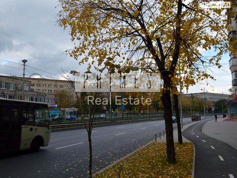 комерційна за адресою Борщагівська вул., 117