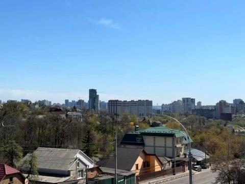 комерційна за адресою Валерія Лобановського просп. (Червонозоряний), 96