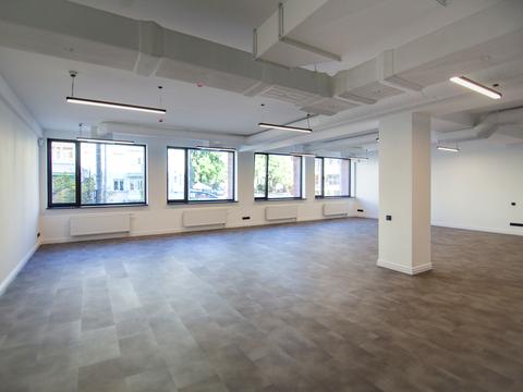 комерційна за адресою Саксаганського вул., 53/80