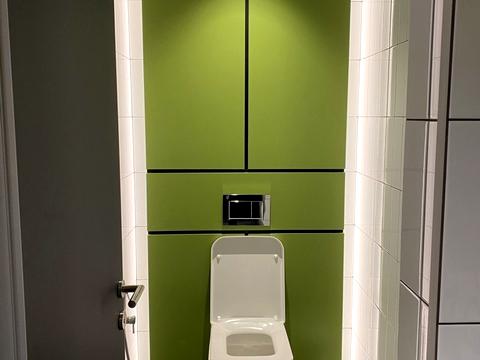 комерційна за адресою Володимирська вул., 12