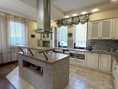 будинок за адресою Золотиста вул.