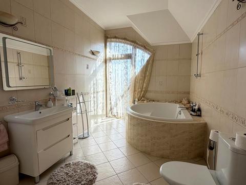 будинок за адресою Золотиста вул.