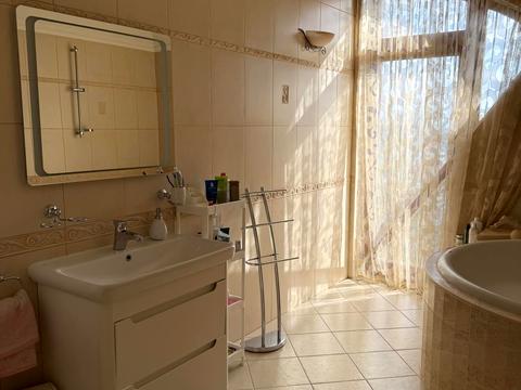 будинок за адресою Золотиста вул.