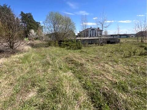 участок по адресу Молодіжна, 1