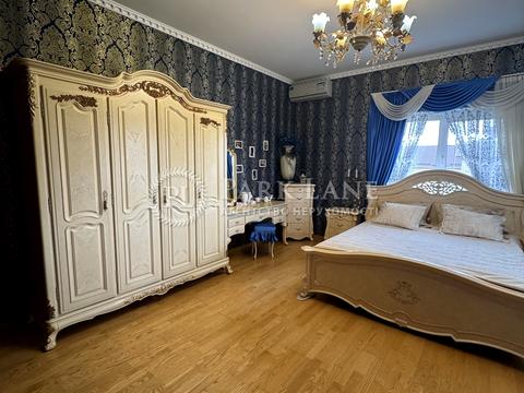 дом по адресу Достоинства ул. (Жертв Революції)