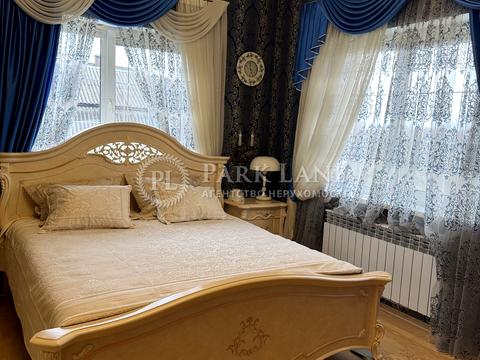 дом по адресу Достоинства ул. (Жертв Революції)