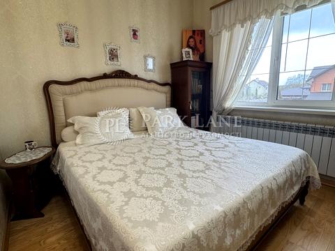 дом по адресу Достоинства ул. (Жертв Революції)