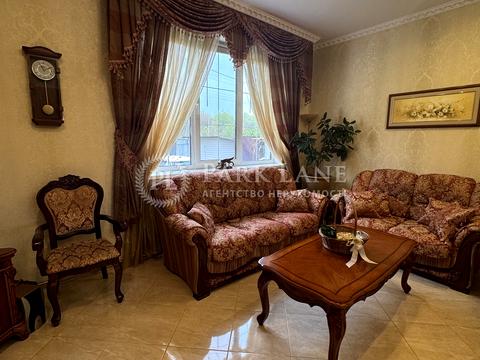 дом по адресу Достоинства ул. (Жертв Революції)