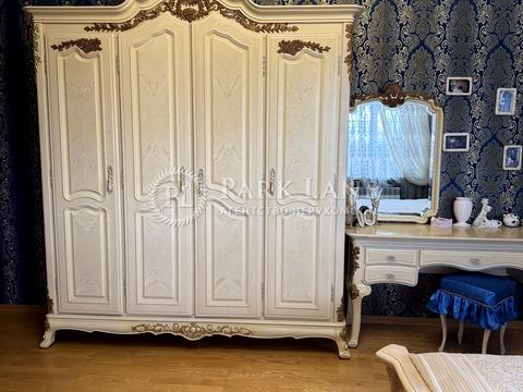 дом по адресу Достоинства ул. (Жертв Революції)