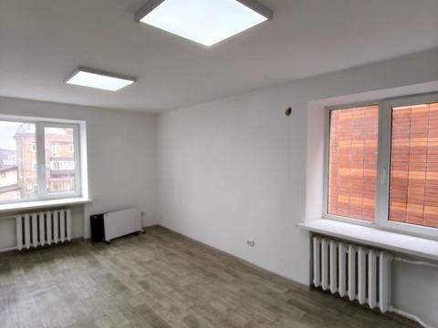 комерційна за адресою Королеви Єлизавети ІІ вул. (Глинки), 15-А