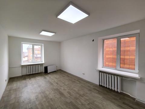 комерційна за адресою Королеви Єлизавети ІІ вул. (Глинки), 15-А