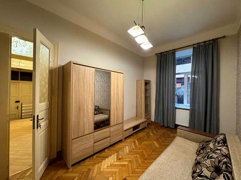 квартира за адресою Миколи Леонтовича вул., 5