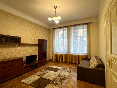 квартира за адресою Миколи Леонтовича вул., 5