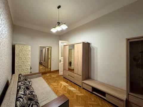 квартира за адресою Миколи Леонтовича вул., 5