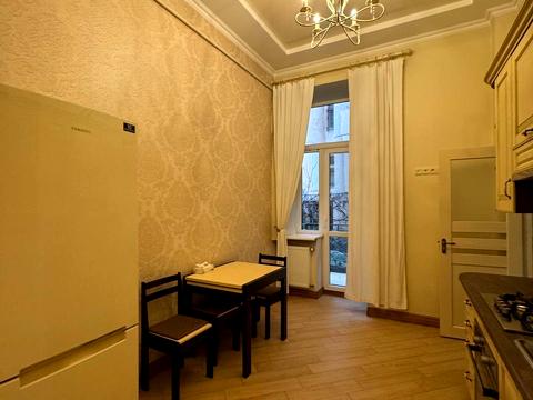 квартира за адресою Миколи Леонтовича вул., 5