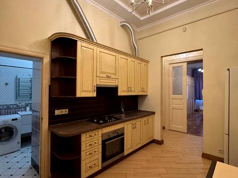 квартира за адресою Миколи Леонтовича вул., 5