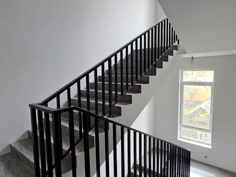 коммерческая по адресу Садовая ул., 33