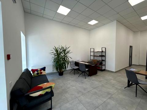 комерційна за адресою Відродження просп., 32-A/1