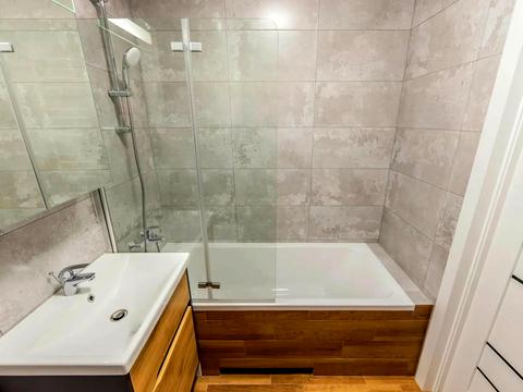 квартира за адресою Михайла Максимовича вул. (Онуфрія Трутенка), 24-Б