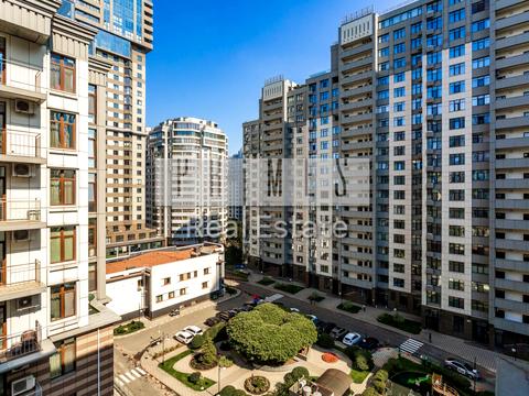 квартира за адресою Андрія Верхогляда вул. (Михайла Драгомирова), 18-А