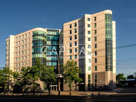 комерційна за адресою Дегтярна вул., 8