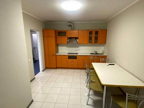 комерційна за адресою Відпочинку вул., 12