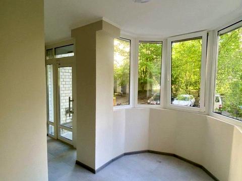 комерційна за адресою Відпочинку вул., 12