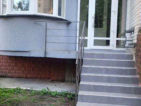 комерційна за адресою Відпочинку вул., 12