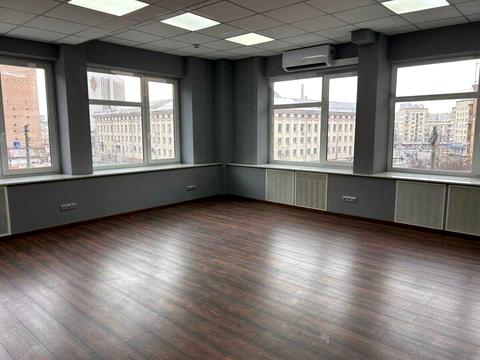 комерційна за адресою Дмитрівська вул., 18/24